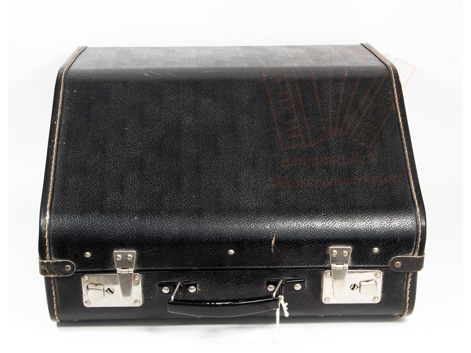 Koffer Akkordeon 48 Bass, gebraucht Neuwertig Koffer Akkordeon 48 Bass, gebraucht Neuwertig