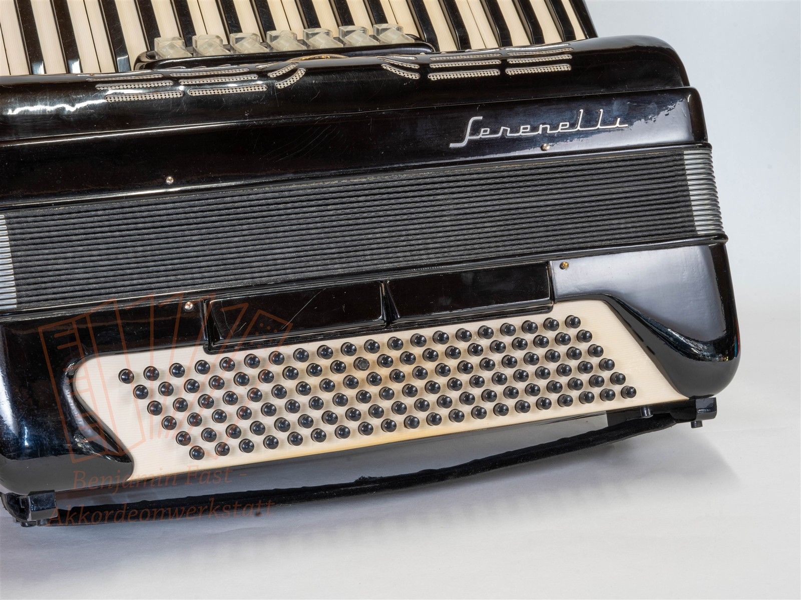 Akkordeon Serenelli 120 Bass schwarz, gebraucht Akkordeon Serenelli 120 Bass schwarz, gebraucht