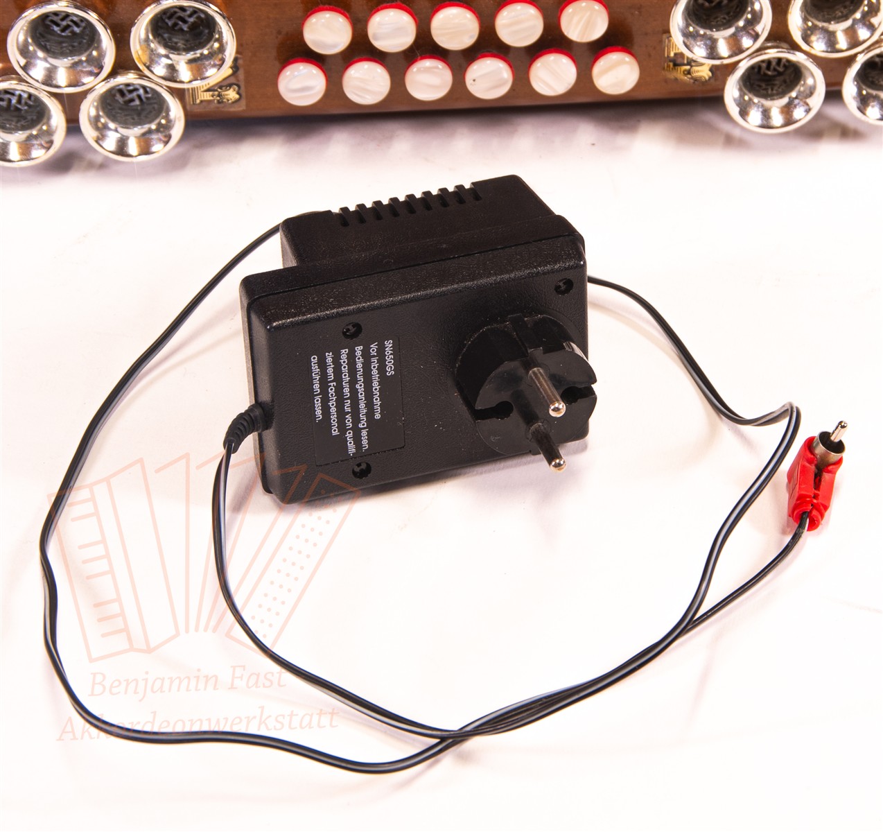 Selbstspielende Harmonika AUX-In-Anschluss, gebraucht Selbstspielende Harmonika AUX-In-Anschluss, gebraucht