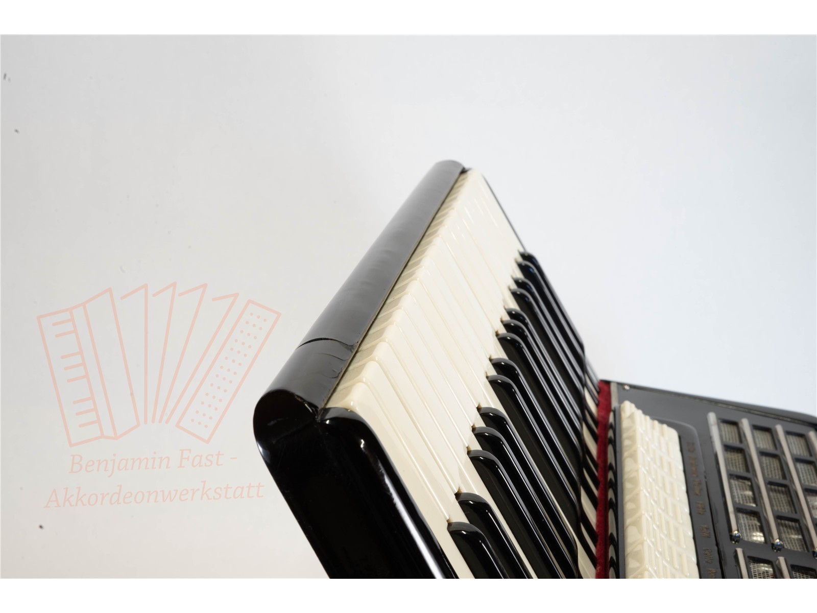 Akkordeon Corelli Artist 34/80/III/9/2 gebraucht