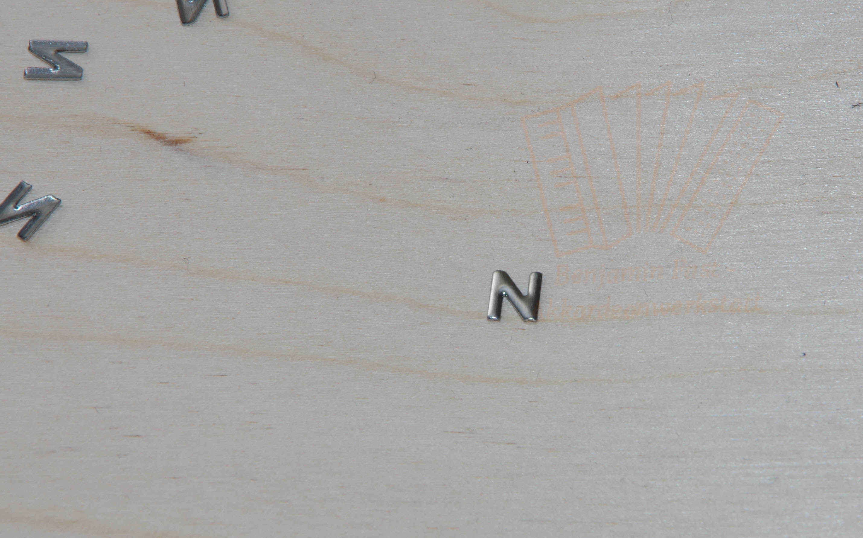 Buchstaben 6mm vernickelt U