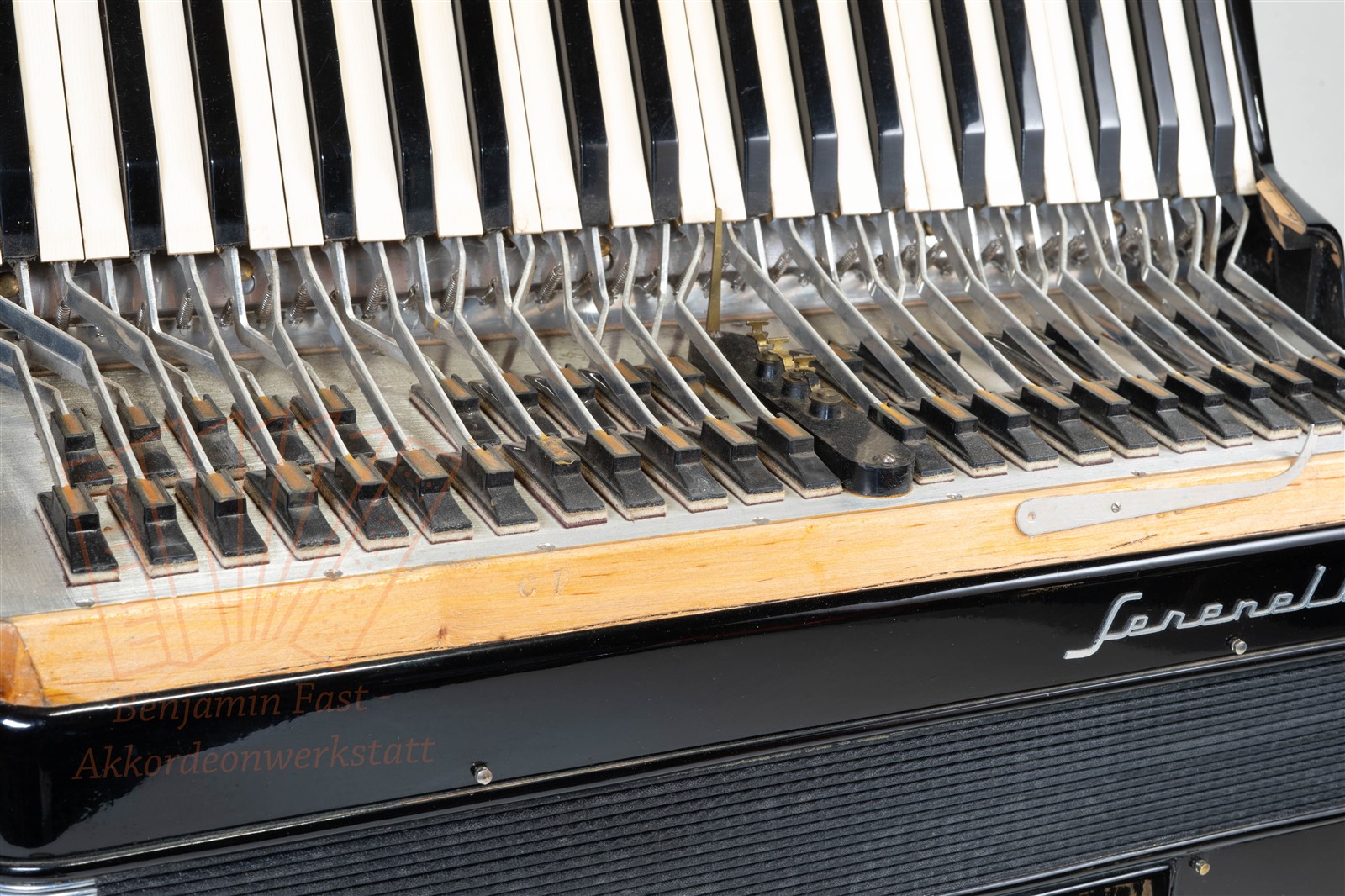 Akkordeon Serenelli 120 Bass schwarz, gebraucht Akkordeon Serenelli 120 Bass schwarz, gebraucht