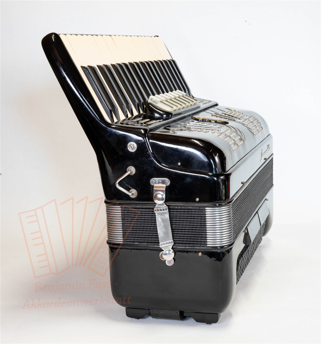 Akkordeon Serenelli 120 Bass schwarz, gebraucht Akkordeon Serenelli 120 Bass schwarz, gebraucht