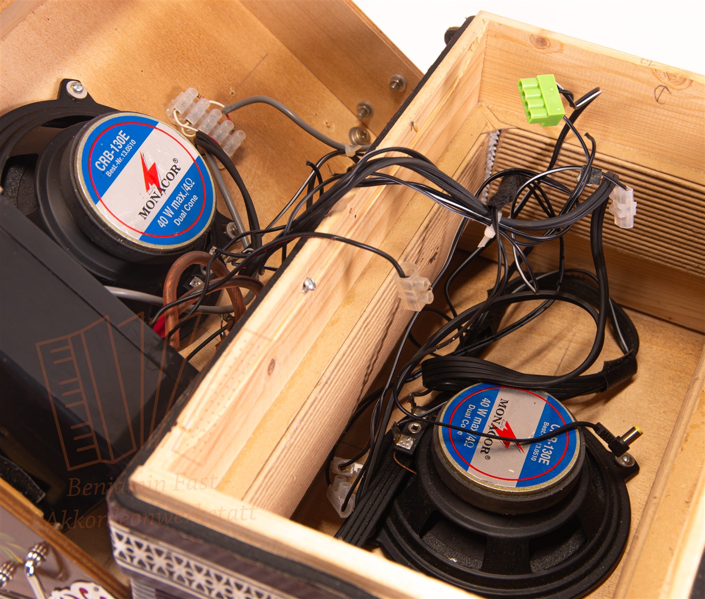 Selbstspielende Harmonika AUX-In-Anschluss, gebraucht Selbstspielende Harmonika AUX-In-Anschluss, gebraucht