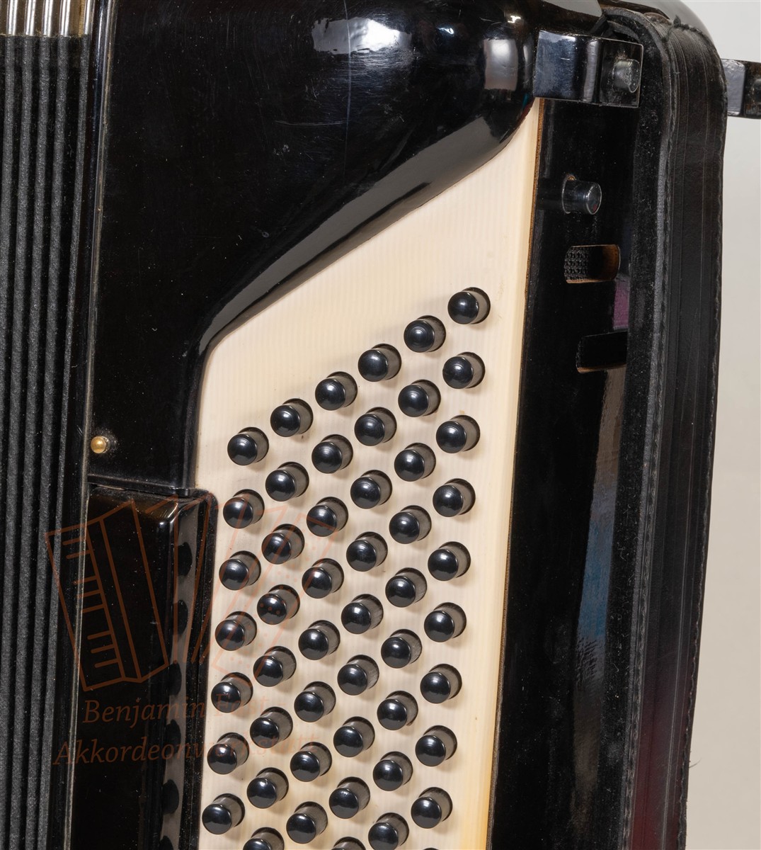 Akkordeon Serenelli 120 Bass schwarz, gebraucht Akkordeon Serenelli 120 Bass schwarz, gebraucht