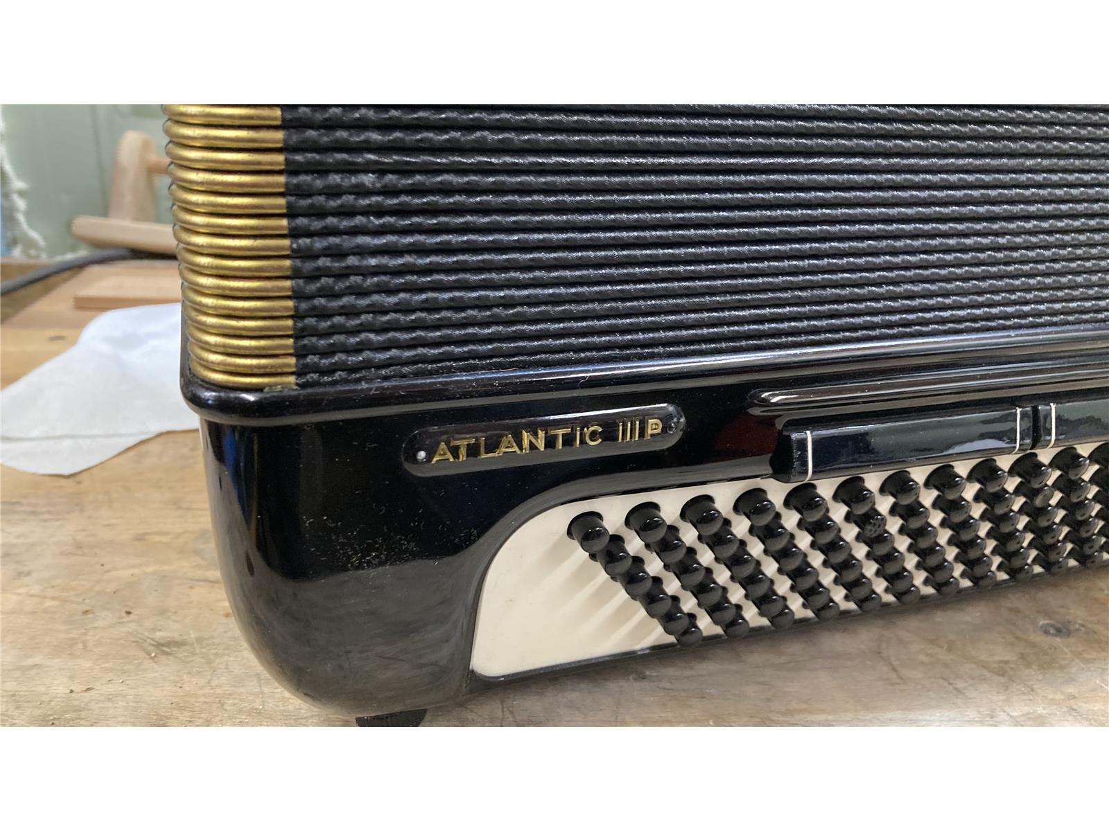 Akkordeon Hohner Atlantic III P, gebraucht/defekt